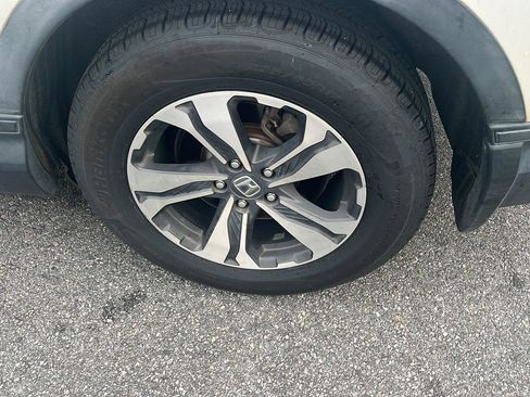 Used 2017 Honda CR-V LX image 10