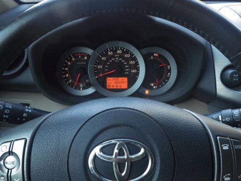 Used 2011 Toyota RAV4 Limited image 8