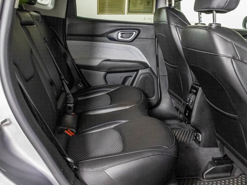 Used 2022 Jeep Compass Latitude w/ Convenience Group AWD/4WD image 41