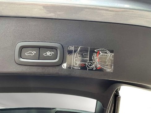 Used 2019 Volvo XC40 T5 Momentum AWD/4WD image 11