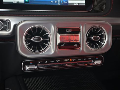 Used 2025 Mercedes-Benz G 63 AMG 4MATIC image 21