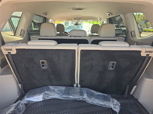 Used 2024 Volkswagen Atlas SE FWD image 9