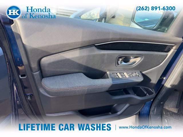Used 2025 Honda Pilot Sport image 5