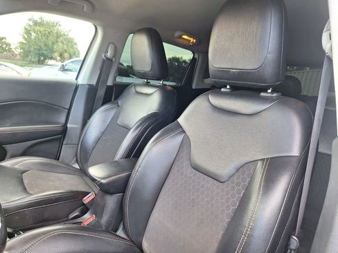 Used 2020 Jeep Compass Latitude w/ Cold Weather Group image 11