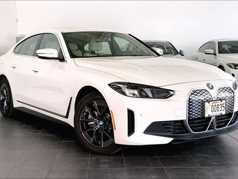 Used 2025 BMW i4 eDrive40 w/ Parking Assistance Package RWD image 2