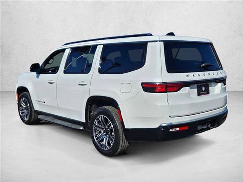 Used 2024 Jeep Wagoneer Series II w/ Flexible Seating Group image 8