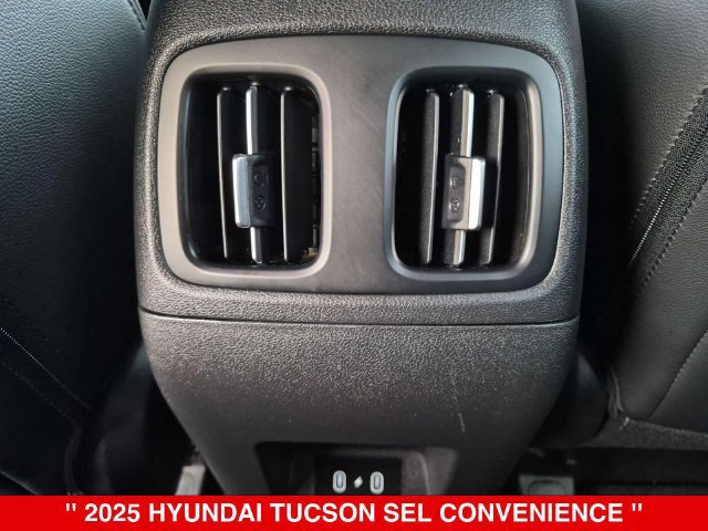 Used 2025 Hyundai Tucson SEL AWD/4WD image 31