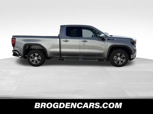 New 2026 GMC Sierra 1500 SLE image 2