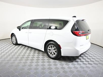 Used 2024 Chrysler Pacifica Touring-L