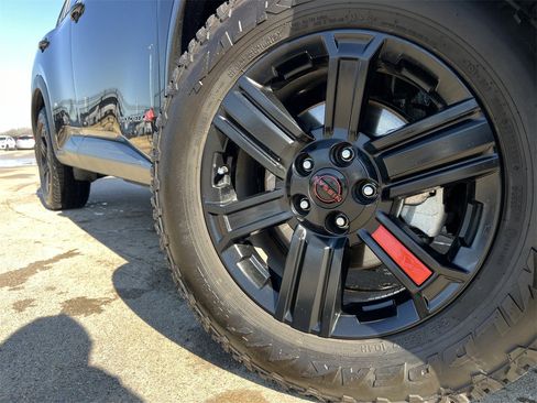 Certified 2025 Nissan Rogue SV image 9