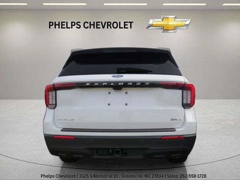Used 2025 Ford Explorer Active RWD image 9