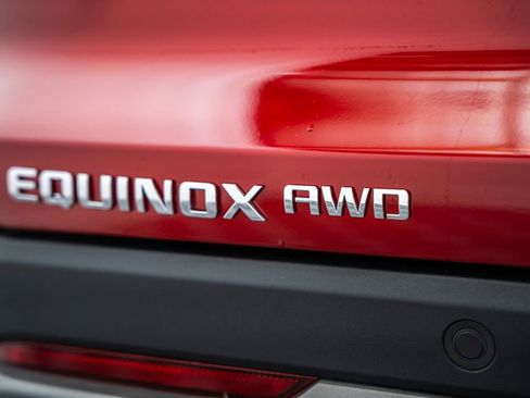 New 2026 Chevrolet Equinox LT AWD/4WD image 10