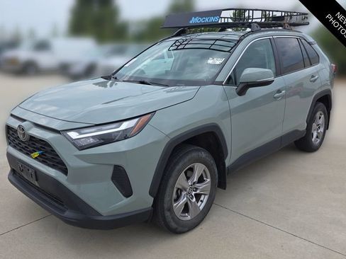 Used 2022 Toyota RAV4 XLE AWD/4WD image 1