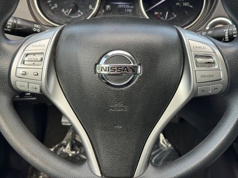 Used 2016 Nissan Rogue SV AWD/4WD image 9