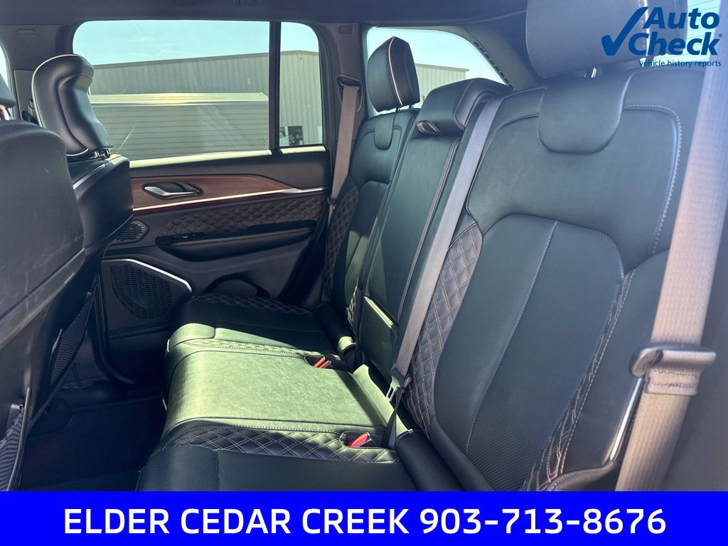 Used 2025 Jeep Grand Cherokee Summit w/ Obsidian Package AWD/4WD image 14