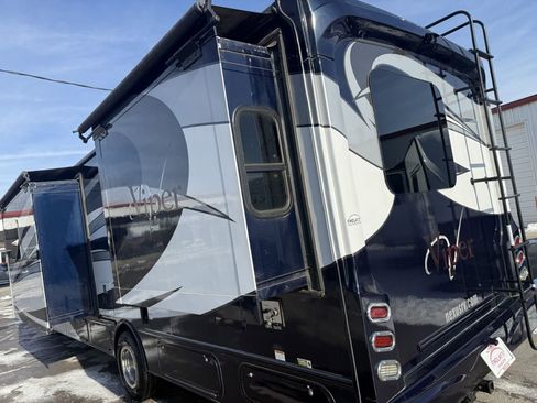 Used 2023 Ford E-450 and Econoline 450 Super Duty w/ Motorhome Prep Package image 36