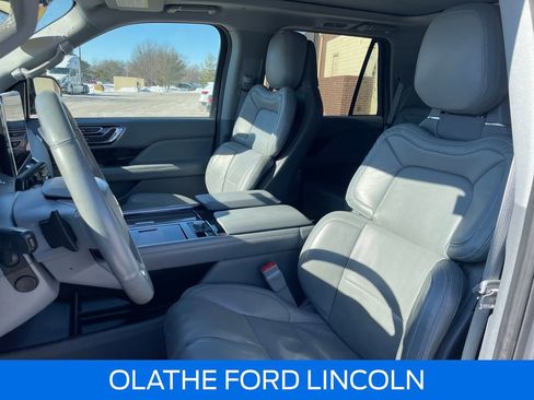 Certified 2021 Lincoln Navigator Reserve w/ Luxury Package image 18