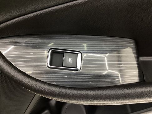 Used 2019 Chevrolet Impala LT FWD image 41