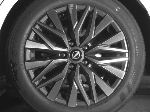Used 2025 Nissan Altima 2.5 SV FWD image 14