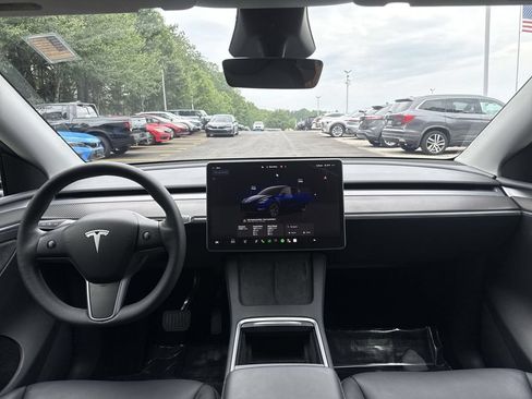 Used 2024 Tesla Model Y Long Range AWD/4WD image 23