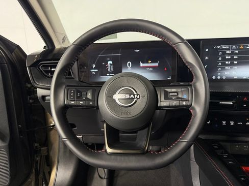 Used 2026 Nissan Kicks SR w/ Cold Weather Package FWD image 15