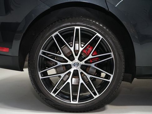 Used 2023 Porsche Macan S AWD/4WD image 33
