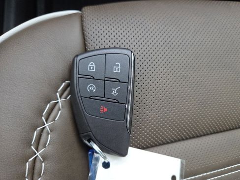 New 2026 GMC Acadia Denali Ultimate w/ LPO, Floor Liner Package image 39