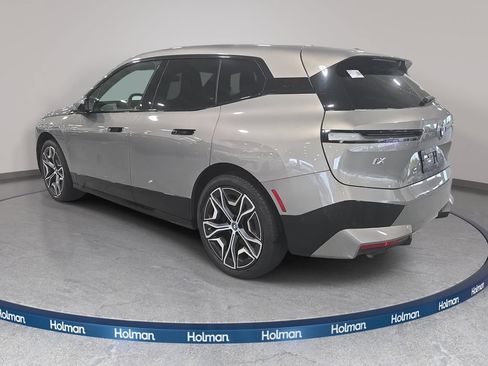 Used 2024 BMW iX xDrive50 w/ Sport Package AWD/4WD image 7