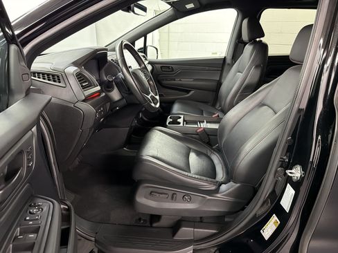 Certified 2024 Honda Odyssey Sport image 5