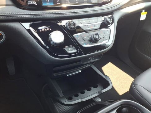 New 2026 Chrysler Pacifica Select image 15