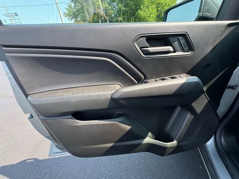 Used 2025 Chevrolet Colorado Trail Boss image 14