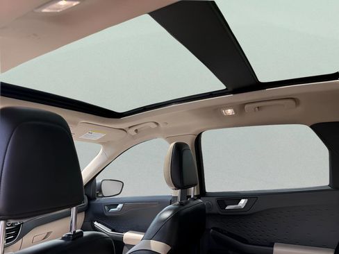 Used 2020 Ford Escape Titanium w/ Titanium Premium Package 2.0 image 19