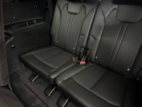 Used 2024 Kia Sorento S image 14