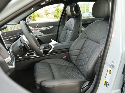 New 2026 BMW i7 xDrive60 AWD/4WD image 19