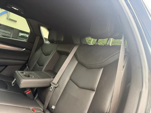 Used 2022 Cadillac XT5 Luxury w/ LPO, ONYX Package FWD image 35