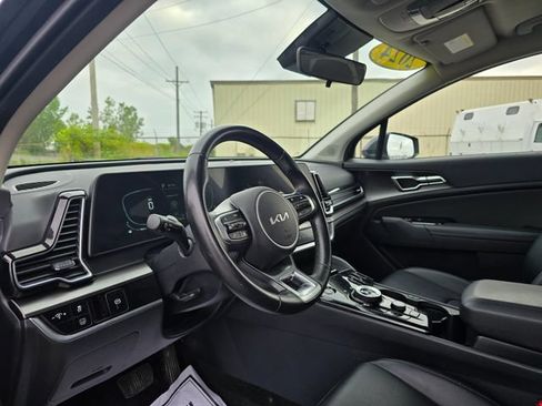 Used 2024 Kia Sportage EX AWD/4WD image 11