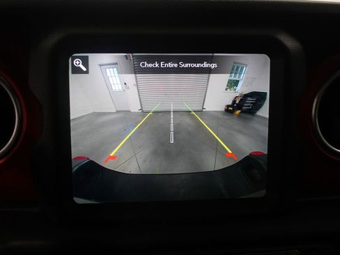Used 2022 Jeep Gladiator Rubicon w/ Cold Weather Group AWD/4WD image 32