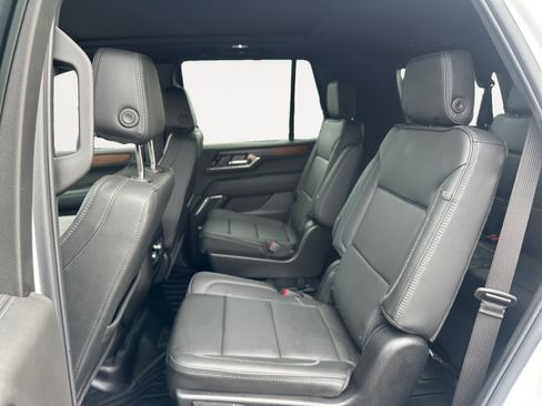 Used 2026 GMC Yukon Denali w/ Sun & Power Step Package AWD/4WD image 24