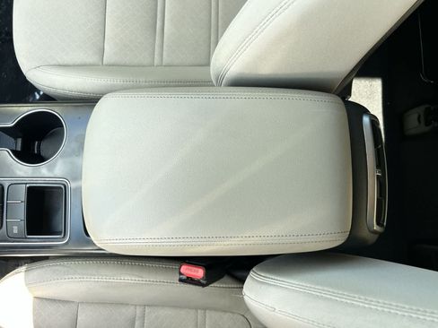 Used 2020 Kia Sorento LX FWD image 21
