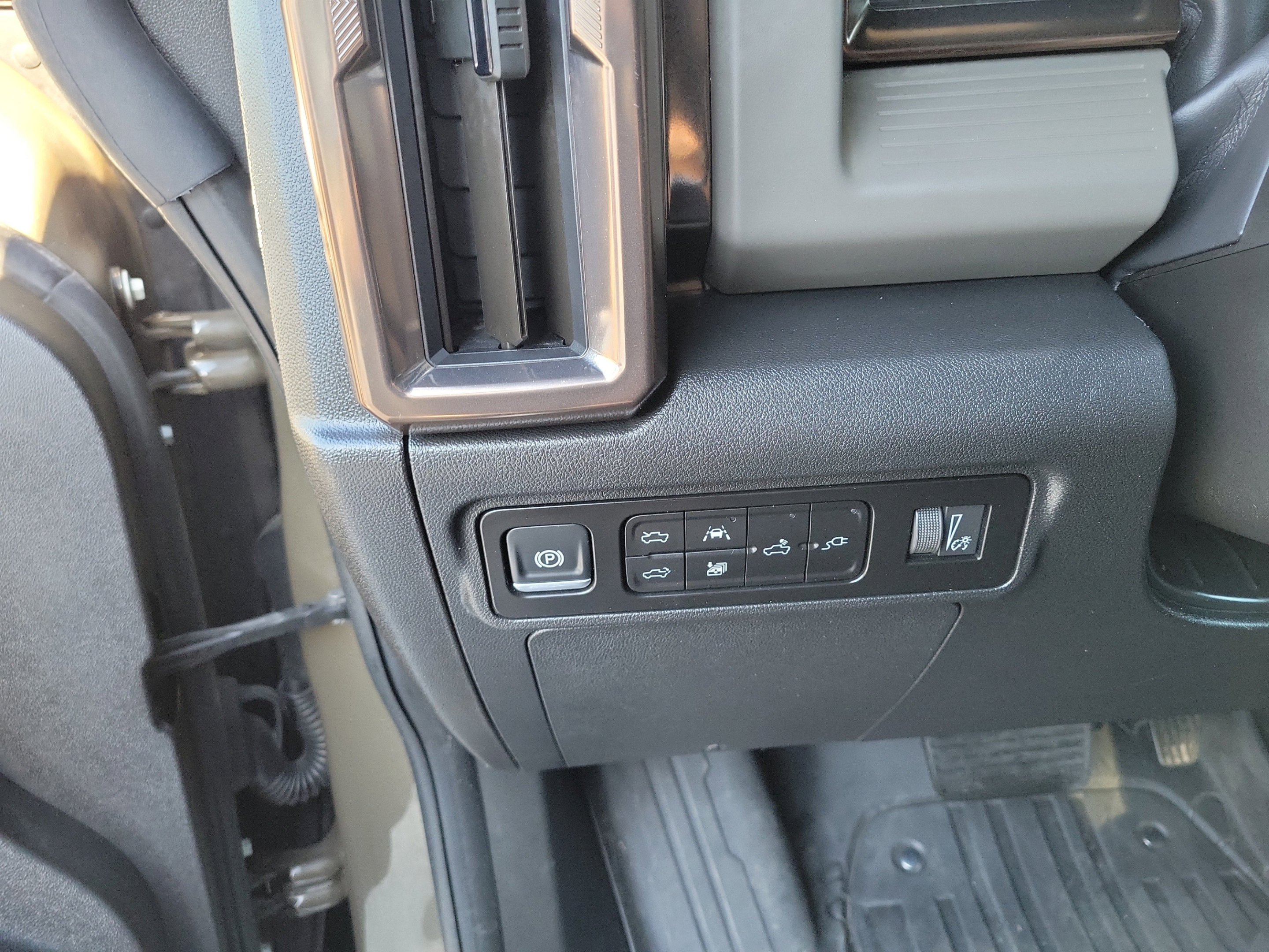 Used 2025 GMC Hummer EV 2X AWD/4WD image 25