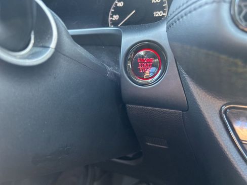 Used 2023 Honda HR-V LX image 14