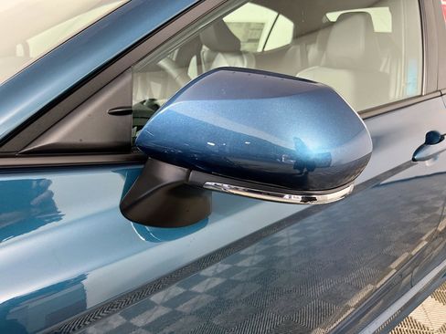 Used 2025 Toyota Camry SE w/ Convenience Package image 13