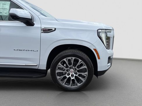New 2026 GMC Yukon Denali w/ LPO, Floor Liner Package AWD/4WD image 23