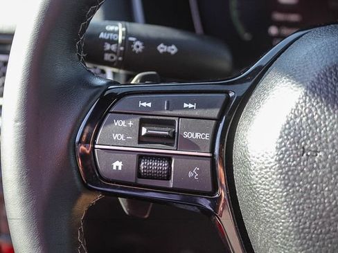 Used 2025 Honda Civic Sport image 29