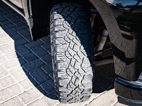 Used 2020 Chevrolet Silverado 1500 LT Trail Boss image 41