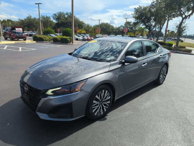 Certified 2024 Nissan Altima 2.5 SV w/ SV Premium Package FWD image 14