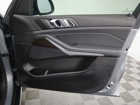 Used 2025 BMW X5 xDrive50e w/ Parking Assistance Package AWD/4WD image 26