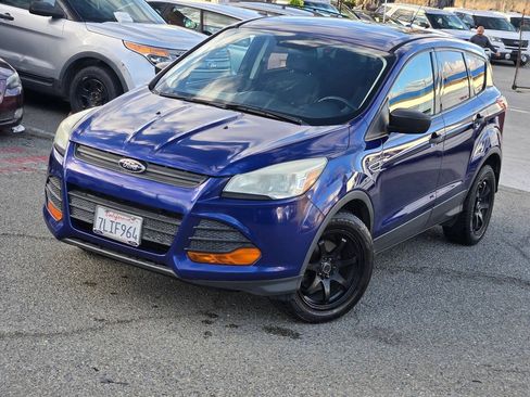 Used 2015 Ford Escape S FWD image 4