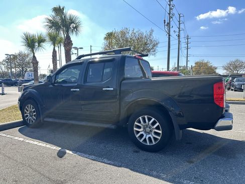 Used 2010 Nissan Frontier LE w/ LE Value Truck Pkg image 2