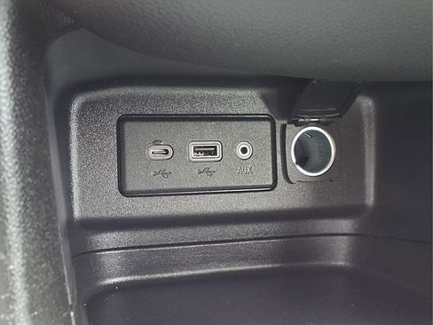 Used 2021 Chevrolet Equinox LT FWD image 28